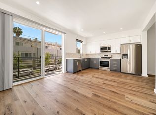 11502 Cumpston St #301, North Hollywood, CA 91601