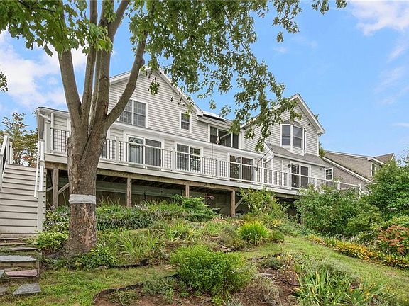 3rd image of 133 Terrace Ave E