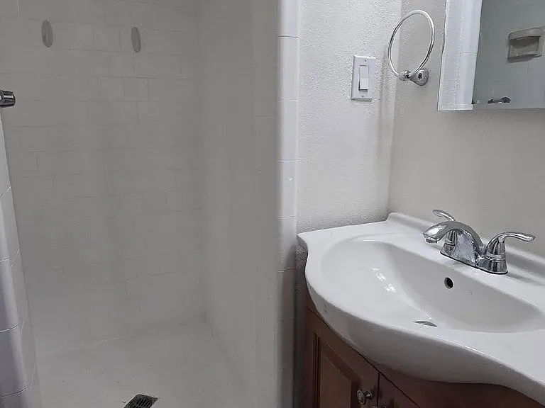 4706 Vantage Ave #3A — Photo 3