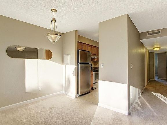 4th image of 16245 NE 12th Ct