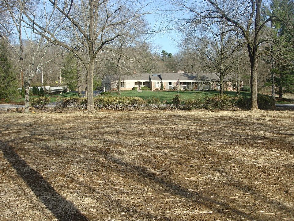 2nd image of 27 Overbrook Dr