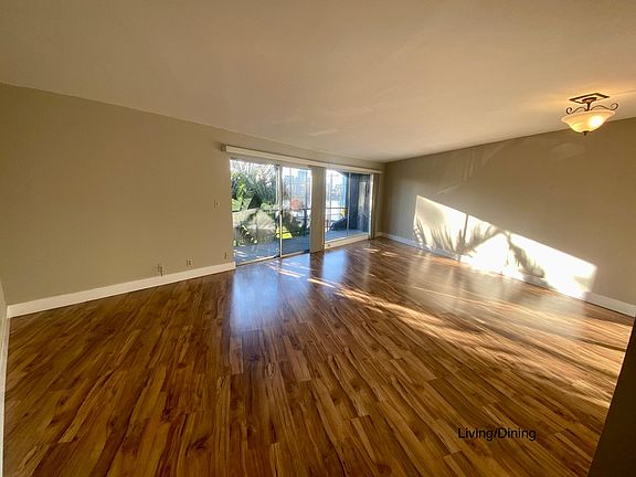 3rd image of 270 Wayne Ave #201