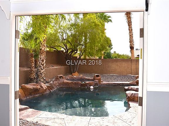 2nd image of 1661 Silver Glen Ave
