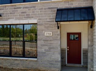 2704 S Spurway Dr, Ann Arbor, MI 48105
