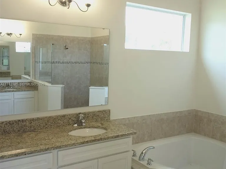 6555 Barbados Ct — Photo 23