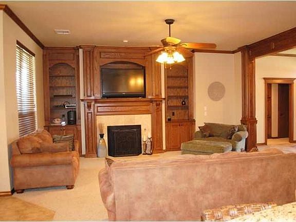 4th image of 2104 Dogwood Creek Ave