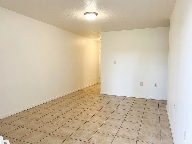 2 bed, 1.0 bath, $980 — Photo 3