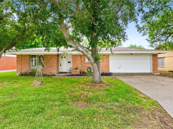 106 Rice Dr, Portland, TX 78374