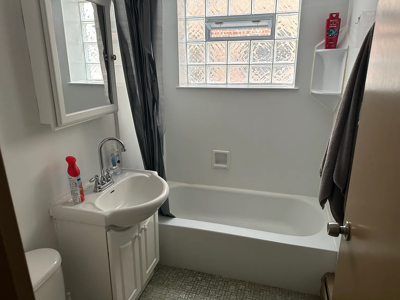 2 bed, 900 sqft, $1,700 — Photo 4