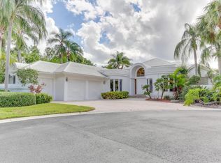 2 Sutton Dr, Boynton Beach, FL 33436