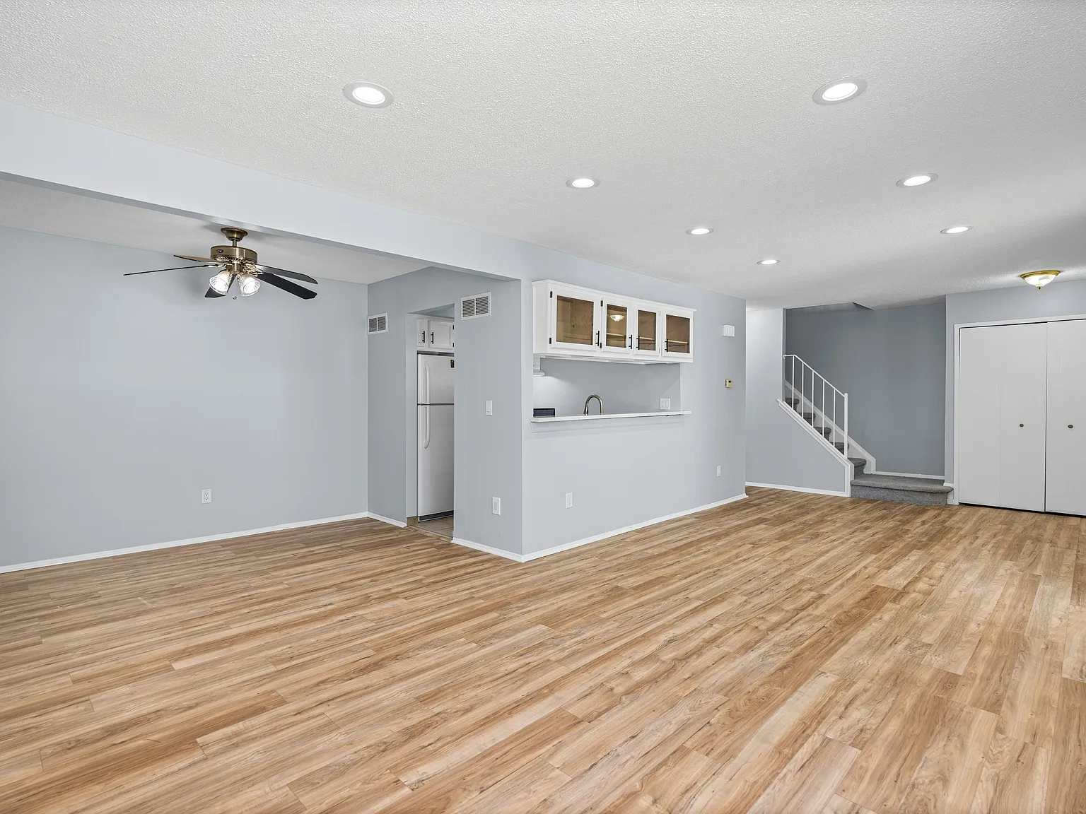3 bed, 1.5 bath, 1200 sqft, $1,750 — Photo 3