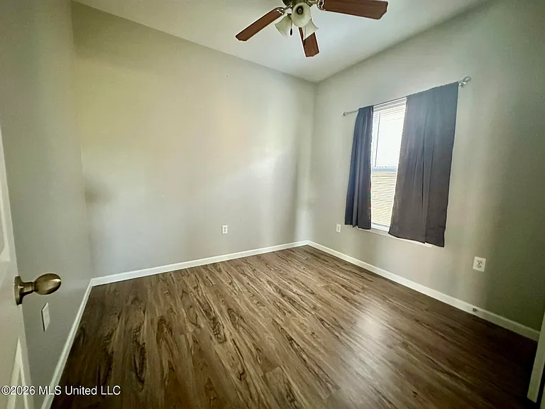 301 Lac Bleu Ave #B — Photo 9