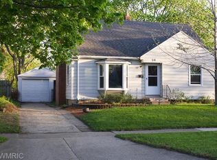 310 Maplelawn St SW, Wyoming, MI 49548