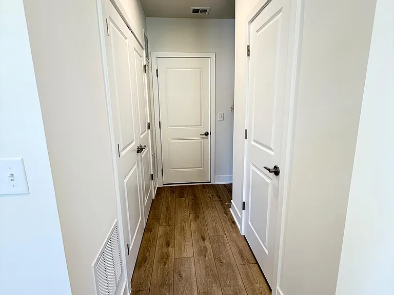 9715 Grant Ave — Photo 5