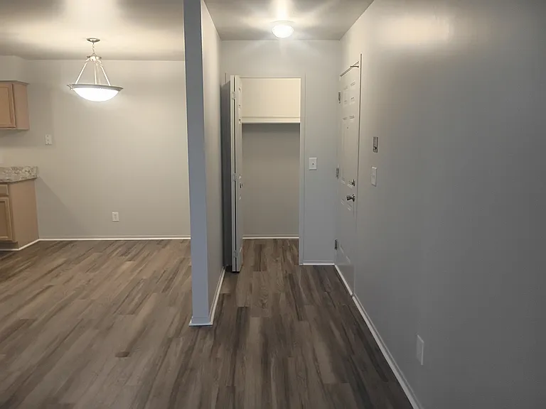 Prentiss Pointe Apartments — Photo 231