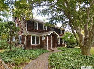 238 Bayville Rd, Locust Valley, NY 11560