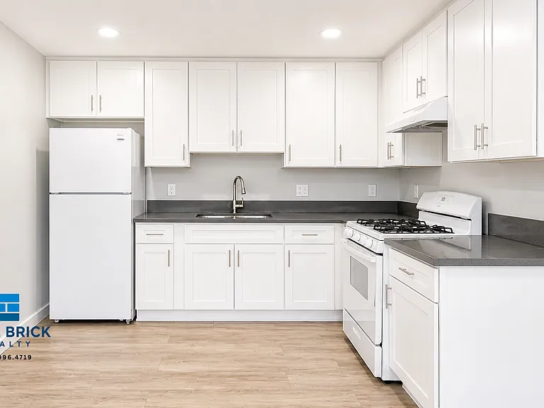 5000 W Coliseum St #8 — Photo 4