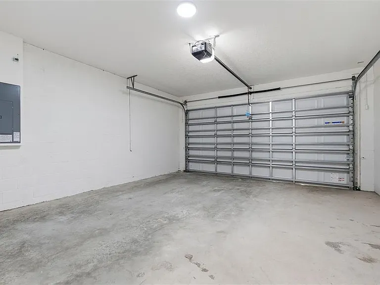 4208 W Carmen St #D — Photo 34