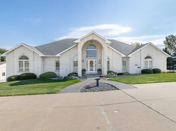 2182 Seippel Rd, Dubuque, IA 52002