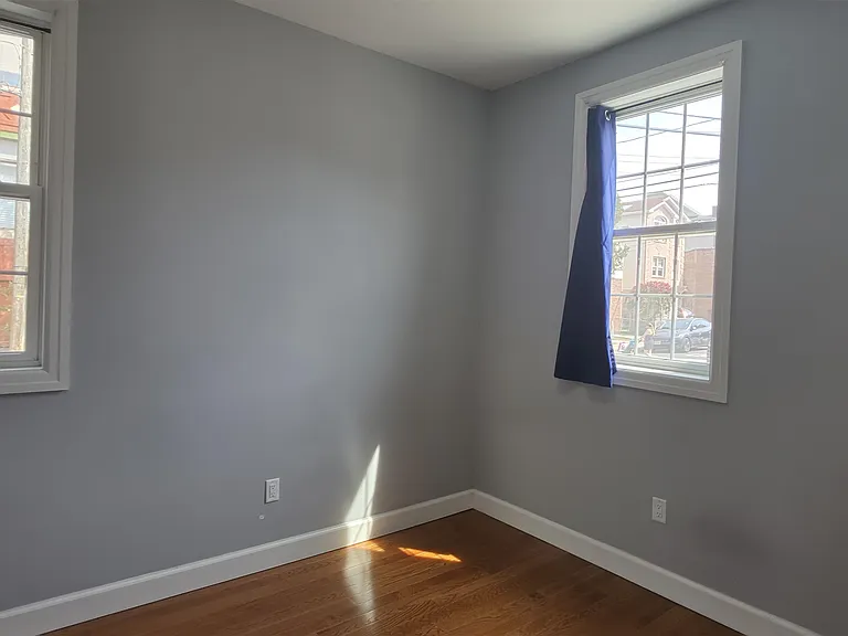 100 Griffith St #1R — Photo 14