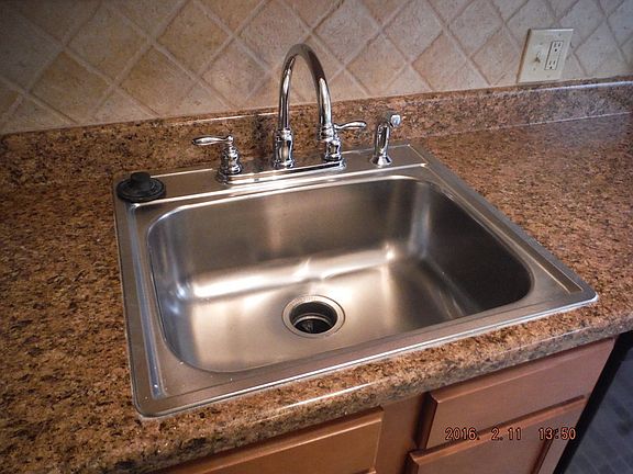 New Kitchen sink, counter & custom tile