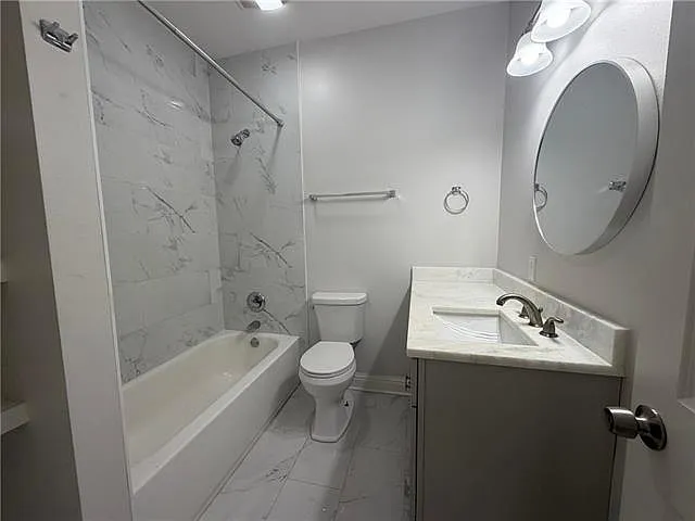 2050 Cypress St — Photo 7
