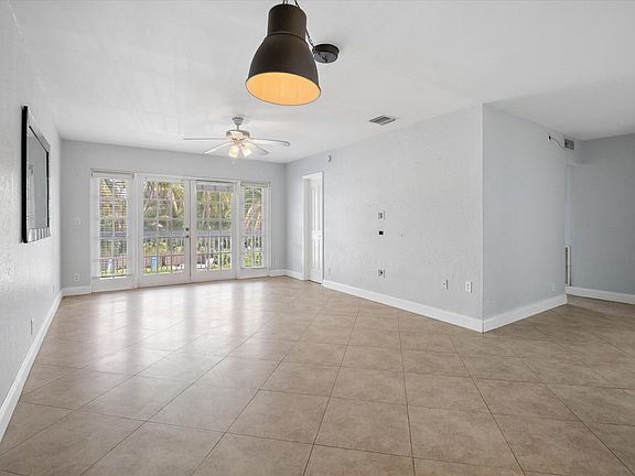 2nd image of 2420 SE 17th Street #207c