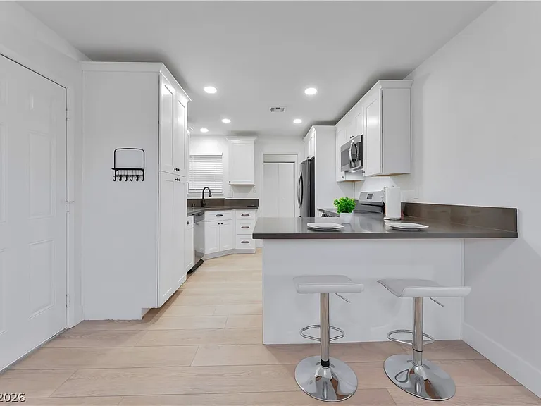 105 Marigold Ln — Photo 10