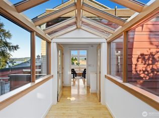 8770 Sand Point Way NE, Seattle, WA 98115