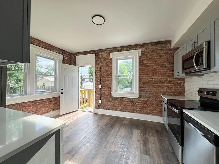 927 S Champion Ave — Photo 18
