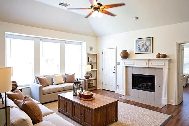 Building Photo - 3101 Spanish Oak Trl