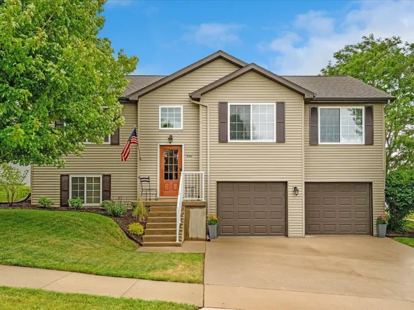 530 Sapphire Cir, Dubuque, IA 52001