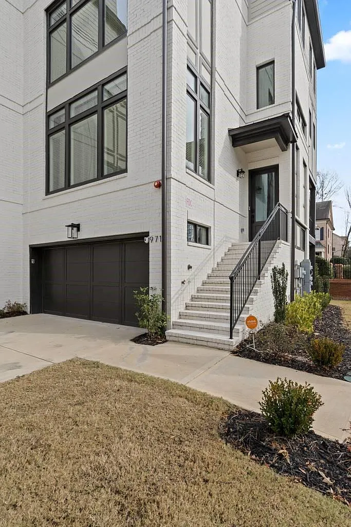 Building Photo - 971 Laurel Ct NE