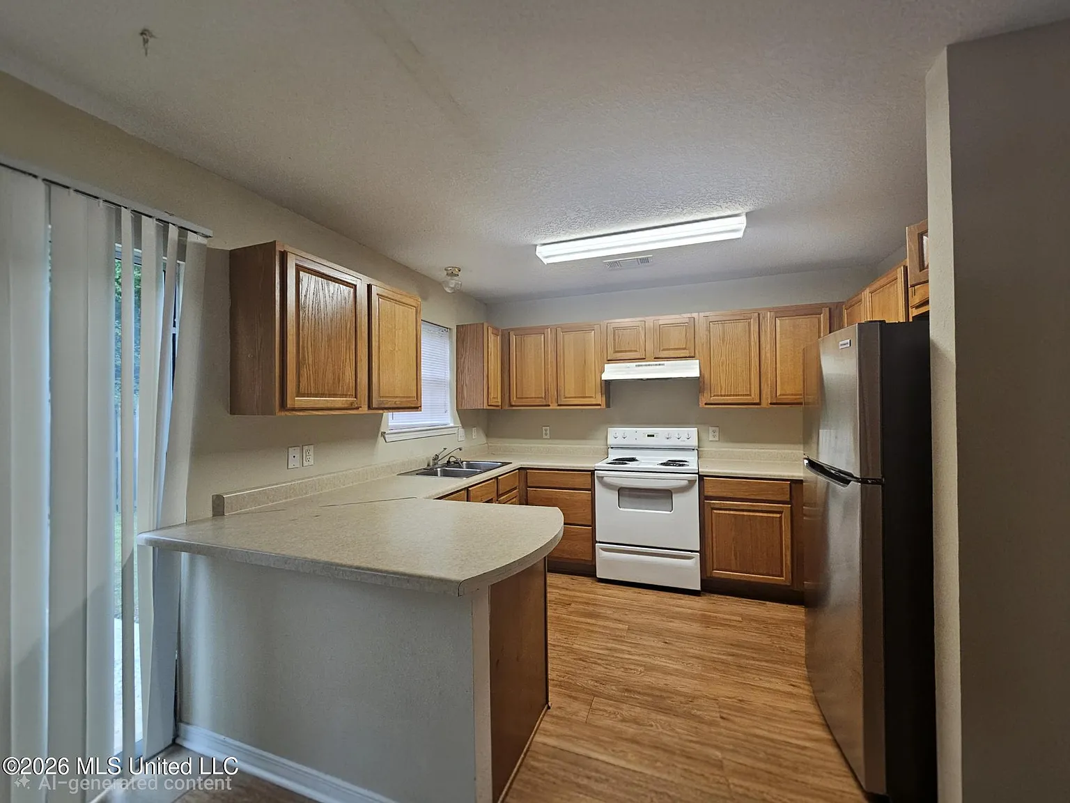 3 bed, 1.5 bath, 2392 sqft, $1,400 — Photo 3