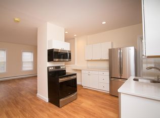 34 Warner St APT 1, Gloucester, MA 01930