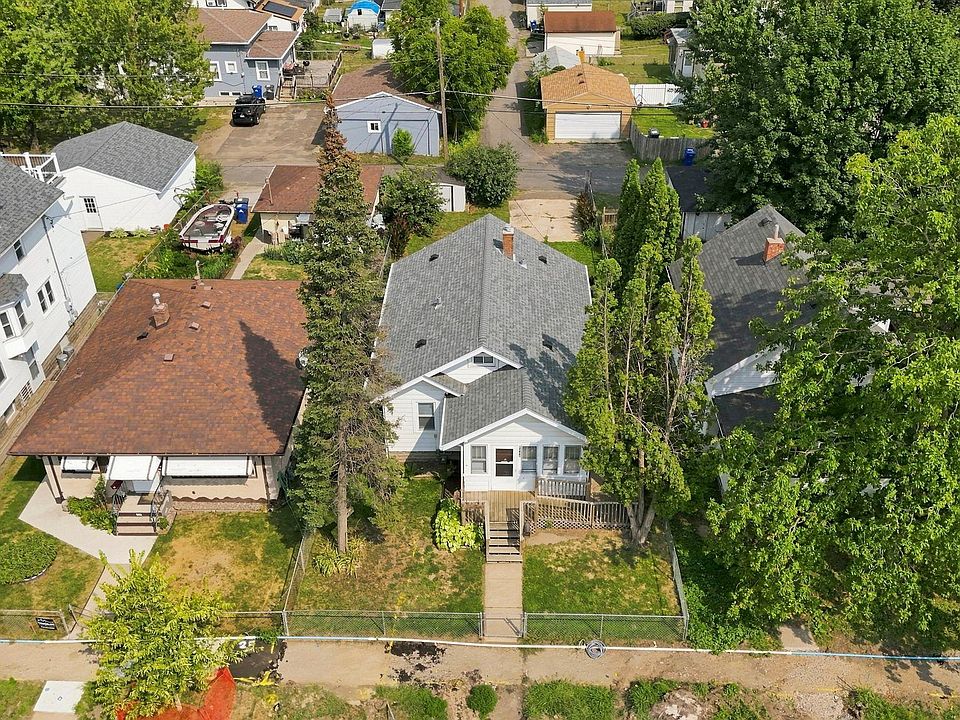 1st image of 1006 Earl St