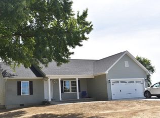 10064 Wolfe Rd, New Vienna, OH 45159