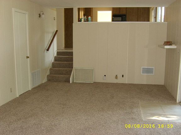 3rd image of 831 Granada Ln