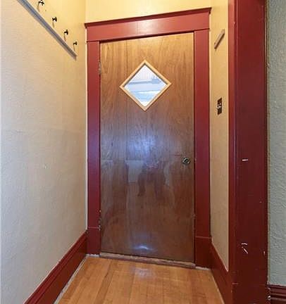 4th image of 408 Terry Ave