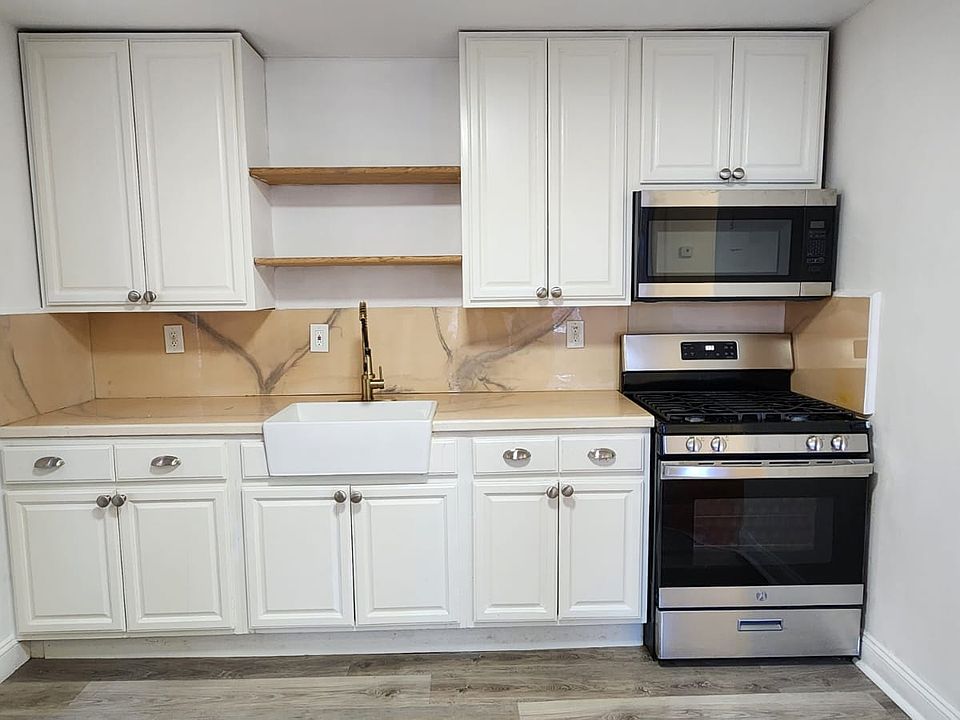 1st image of 25 E 17th St #8-2