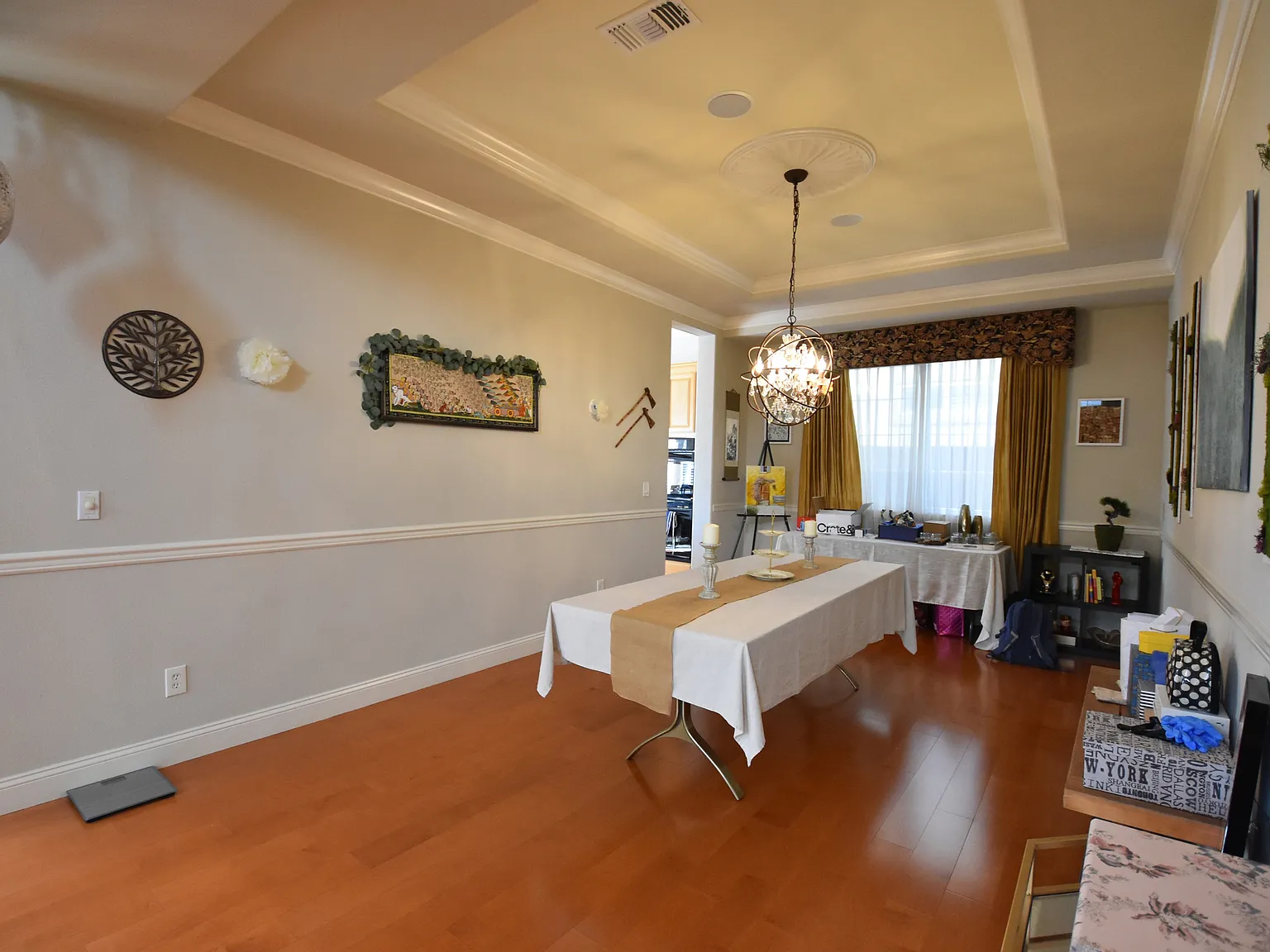 5 bed, 4.5 bath, 3595 sqft, $5,950 — Photo 3