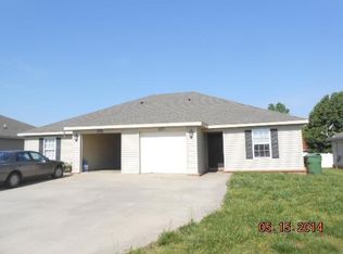 2116 S 9th St, Rogers, AR 72758
