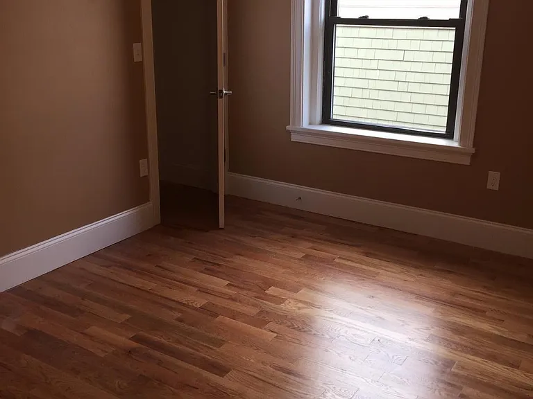 32 Linden St #6 — Photo 1