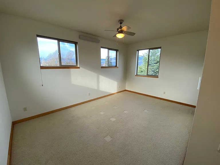 931 Zanna Ln — Photo 13