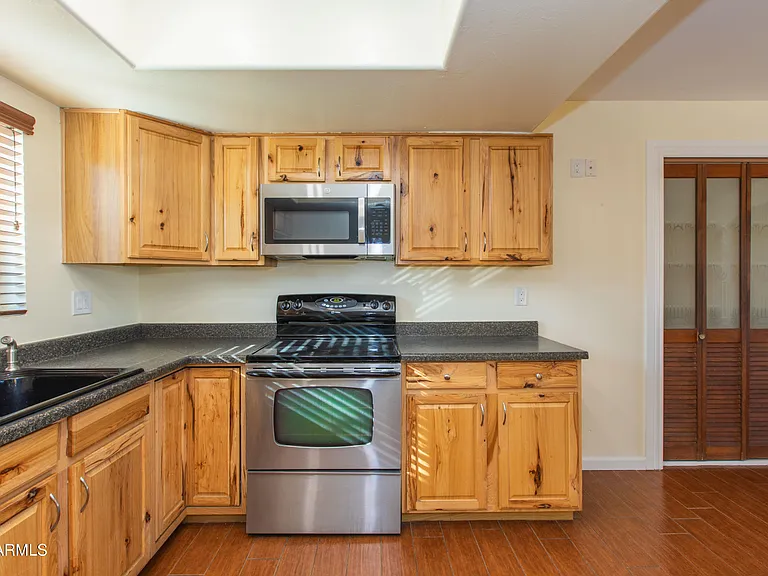 1813 E Ellis Dr — Photo 18