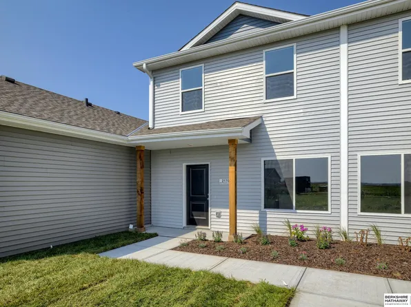2170 Brandon Ln, Fremont, NE 68025