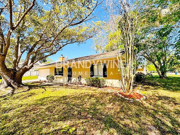 5th image of 3436 Woodland Dr