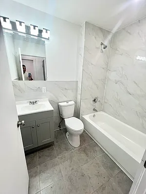 Rented by Delmark Realty LLC | media 6