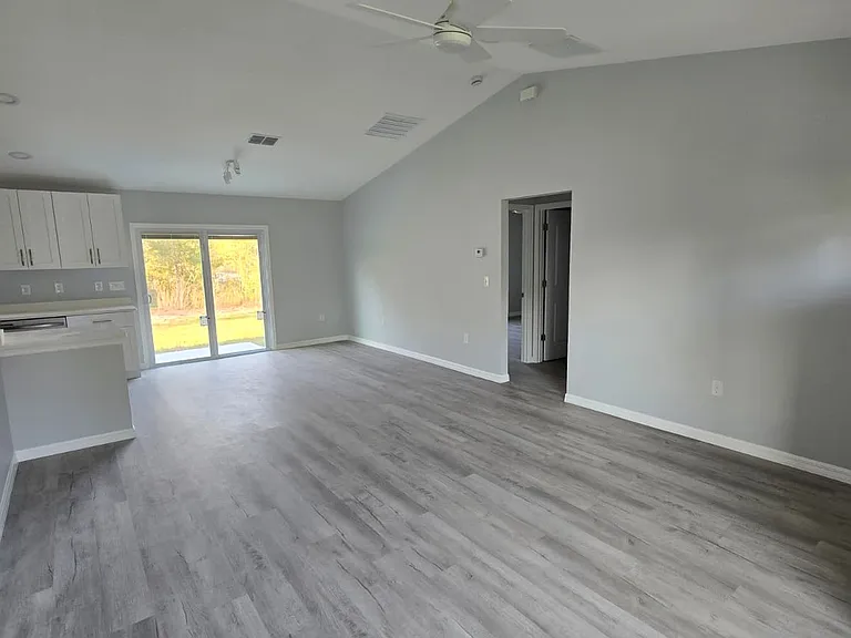 5315 NW 8th Pl — Photo 6