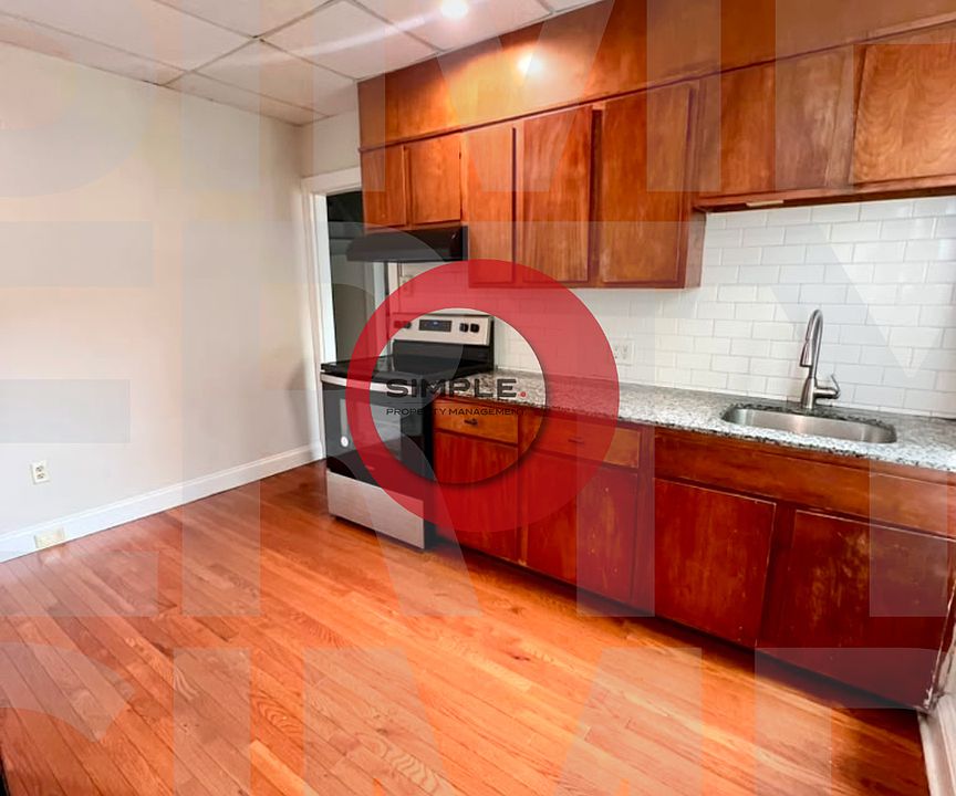 1st image of 4 E 4th St APT 2